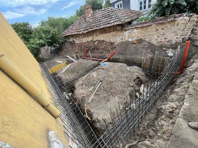 Основи и армировка на постройката в с. Саранци